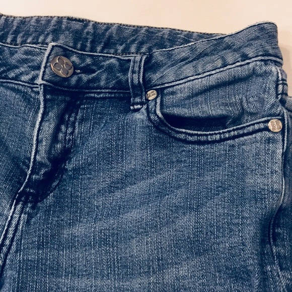 BCBG Maxazria 4 - Picture 2 of 7